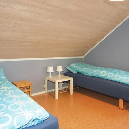 Gorgeous Home In Hatlestrand With House Sea View Hatlestrand